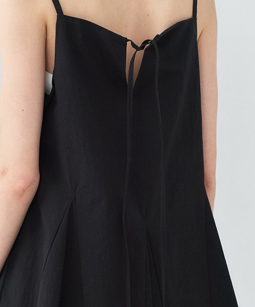 PUBLIC TOKYO（パブリックトウキョウ）の「【夏の新定番】スクエアネックペプラムキャミソール／イージーケア／遮熱効果／お尻隠れる／スタイルアップ（キャミソール・レディース・ブラック/ライトグレー・FREE）」の13枚目の写真