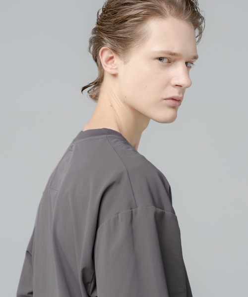 SPU(スプ)の「【セットアップ対応】多機能素材ナイロン【URBAN FLEXOR】【防しわ、ストレッチ、ウォッシャブル、抗ピリング】 Essential Pullover L/S(Tシャツ/カットソー・メンズ・チャコール/グレイッシュベージュ/ネイビー/ブラック・S/M/L/XL)」の22枚目の写真