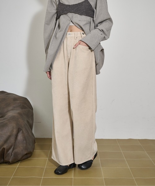 THE YOn(ザヨン)の「ウエストタックコーデュロイパンツ(その他パンツ・レディース・ブラウン/プラム/クリーム・M/S)」の10枚目の写真