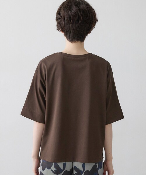 Dessin(デッサン)の「【汗シミ防止/UVカット】配色スリーブ 五分袖プルオーバー(Tシャツ/カットソー・レディース・グレー系4/ブラック系4/ワイン系1/ブラウン系その他5・02/01/03)」の5枚目の写真