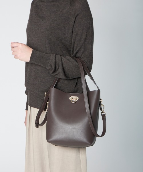 PELLICO(ペリーコ)の「ANELLI TURNLOCK GRANDE バッグ BROWN(ハンドバッグ・レディース・ブラウン・FREE)」の8枚目の写真