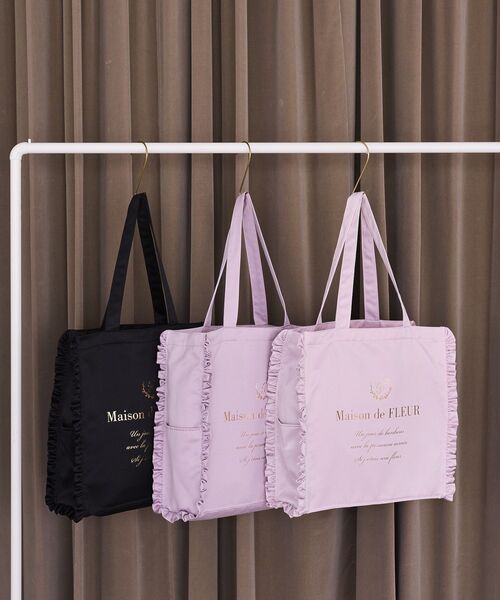 Maison de FLEUR(メゾンドフルール)の「サテンフリルスクエアトートバッグ(トートバッグ・レディース・ピンク系その他2/ピンク/ブラック・FREE)」の4枚目の写真