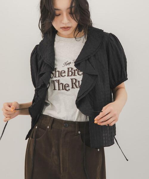 KBF(ケイビーエフ)の「フリルVネックブラウス(シャツ/ブラウス・レディース・アイボリー/ブルー系その他/ブラック系その他・ONE)」の18枚目の写真