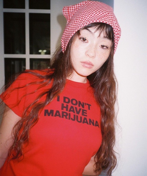 Suii(スイ)の「Suii/ スイ I DONT HAVE MARIJUANA TEE(Tシャツ/カットソー・レディース・ブラック/レッド・X-SMALL/SMALL/MEDIUM/LARGE)」の7枚目の写真
