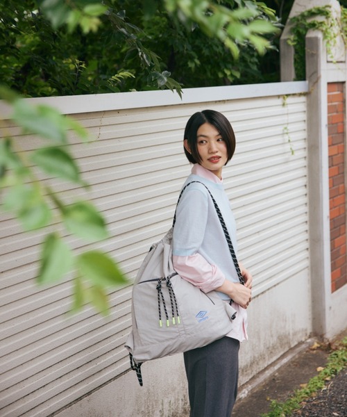 UMBRO(アンブロ)の「umbro/アンブロ 6W14 ナップサック 20322(バックパック/リュック・レディース・チャコールグレー/ライトグレー/ピンク・FREE)」の14枚目の写真
