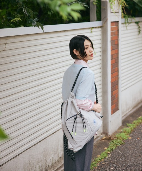 UMBRO(アンブロ)の「umbro/アンブロ 6W14 ナップサック 20322(バックパック/リュック・レディース・チャコールグレー/ライトグレー/ピンク・FREE)」の15枚目の写真