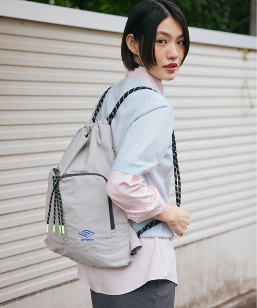 UMBRO(アンブロ)の「umbro/アンブロ 6W14 ナップサック 20322(バックパック/リュック・レディース・チャコールグレー/ライトグレー/ピンク・FREE)」の19枚目の写真
