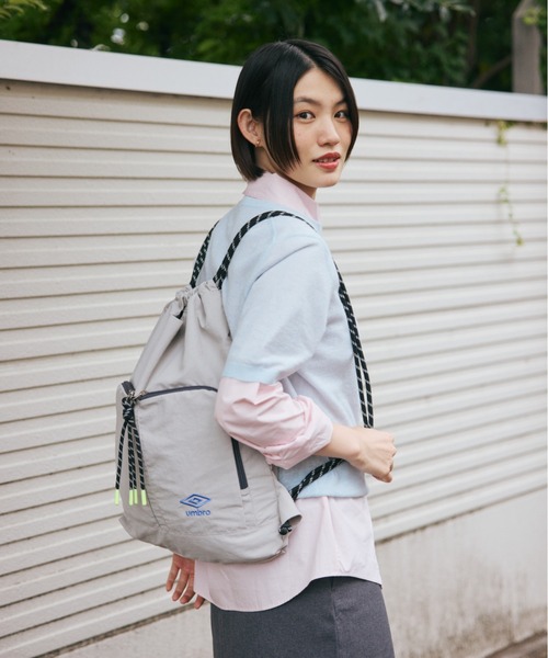 UMBRO(アンブロ)の「umbro/アンブロ 6W14 ナップサック 20322(バックパック/リュック・レディース・チャコールグレー/ライトグレー/ピンク・FREE)」の20枚目の写真