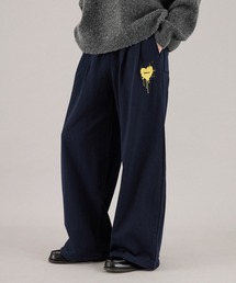 ONCILY（オンシェリー）の「26AW HEART LOGO WIDE SWEAT PANTS / ハートロゴワイドスウェットパンツ（スウェットパンツ）」