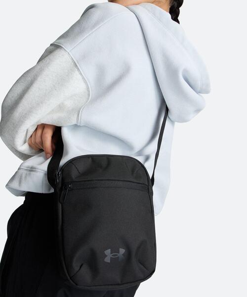 UNDER ARMOUR(アンダーアーマー)の「UAエッセンシャル クロスボディ(ライフスタイル/メンズ/レディース)(ボディバッグ/ウエストポーチ・レディース・ブラック・ONESIZE)」の7枚目の写真