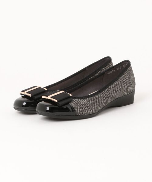 Bridget Birkin(ブリジットバーキン)の「【Bridget Birkin Walk】メタルバックルリボンコンフォートパンプス(565250)(パンプス・レディース・ブラック/ブラック系その他・22.5/24/24.5/23/23.5)」の2枚目の写真
