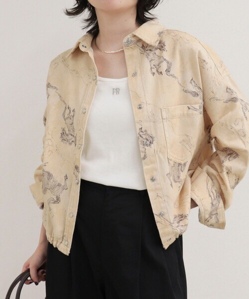 fredy emue(フレディエミュ)の「裾ドロストデニム/ホース柄シャツ(シャツ/ブラウス・レディース・ベージュ系その他/グレイッシュブルー/ブルー・38)」の2枚目の写真