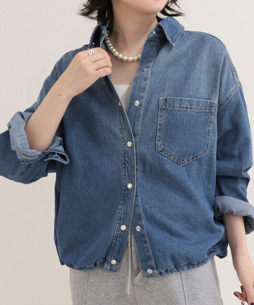 fredy emue(フレディエミュ)の「裾ドロストデニム/ホース柄シャツ(シャツ/ブラウス・レディース・ベージュ系その他/グレイッシュブルー/ブルー・38)」の1枚目の写真