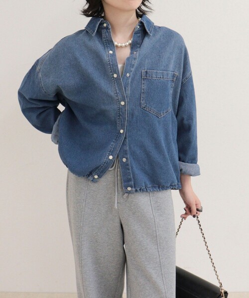 fredy emue(フレディエミュ)の「裾ドロストデニム/ホース柄シャツ(シャツ/ブラウス・レディース・ベージュ系その他/グレイッシュブルー/ブルー・38)」の18枚目の写真