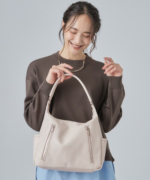 SHOO・LA・RUE(シューラルー)の「【2WAY】フロントダブルポケットショルダー(ショルダーバッグ・レディース・ブラック/ブラウン系その他/アイボリー・00)」の1枚目の写真