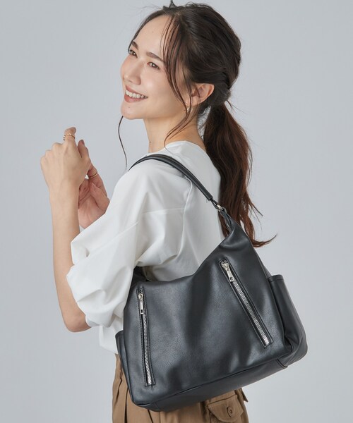 SHOO・LA・RUE(シューラルー)の「【2WAY】フロントダブルポケットショルダー(ショルダーバッグ・レディース・ブラック/ブラウン系その他/アイボリー・00)」の6枚目の写真