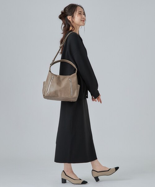 SHOO・LA・RUE(シューラルー)の「【2WAY】フロントダブルポケットショルダー(ショルダーバッグ・レディース・ブラック/ブラウン系その他/アイボリー・00)」の9枚目の写真