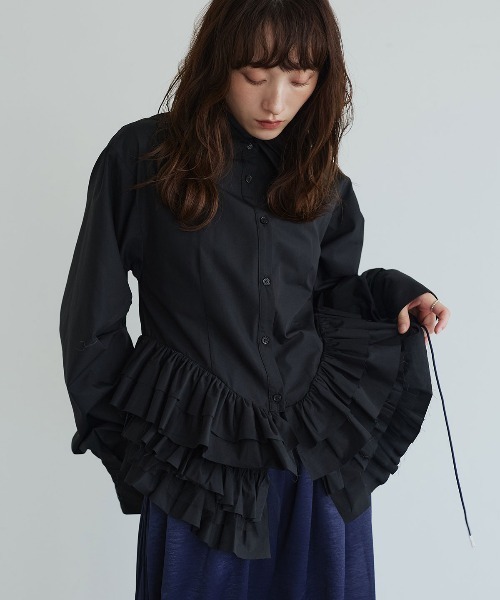 W:Huku(フーク)の「【ノンアイロンシリーズ】ボリュームチュチュペプラムブラウス / No-Iron Voluminous Tutu Peplum Blouse(シャツ/ブラウス・レディース・ブラック/オフホワイト/スカイブルー・FREE)」の2枚目の写真