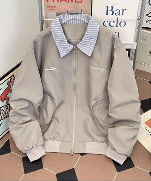 &soiree(アンドソワレ)の「ストライプ切り替えポケット付きMA-1(MA-1・レディース・ホワイト/グレー・SMALL/MEDIUM/LARGE/X-LARGE)」の2枚目の写真