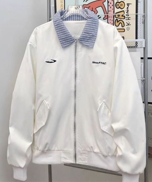 &soiree(アンドソワレ)の「ストライプ切り替えポケット付きMA-1(MA-1・レディース・ホワイト/グレー・SMALL/MEDIUM/LARGE/X-LARGE)」の3枚目の写真