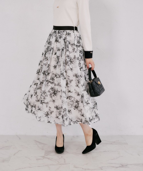 tocco closet（トッコ　クローゼット）の「フロッキーラインフラワーラメシアータックボリュームスカート（スカート・レディース・アッシュ/アイボリー・M）」の22枚目の写真