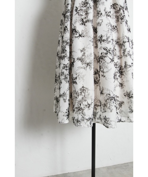 tocco closet（トッコ　クローゼット）の「フロッキーラインフラワーラメシアータックボリュームスカート（スカート・レディース・アッシュ/アイボリー・M）」の6枚目の写真