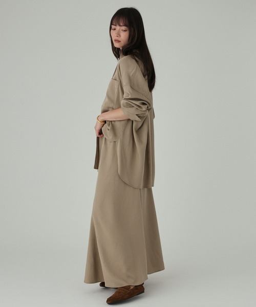 BABYLONE(バビロン)の「ニュアンスツイルシャツ<セットアップ対応>(シャツ/ブラウス・レディース・グレイッシュベージュ/ブラウン・フリー)」の8枚目の写真