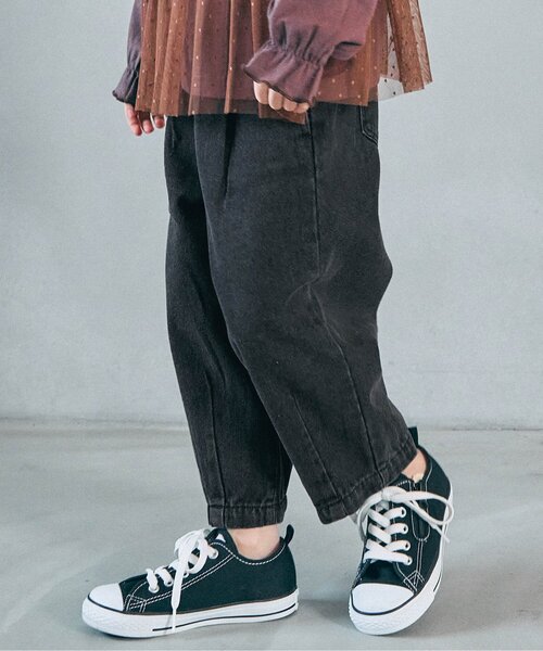 BREEZE(ブリーズ)の「【WEB限定】ゆったりタックデニムパンツ(デニムパンツ・キッズ・ブルー/ブラック/ネイビー・90/100/110/120/130/140/150/160)」の1枚目の写真