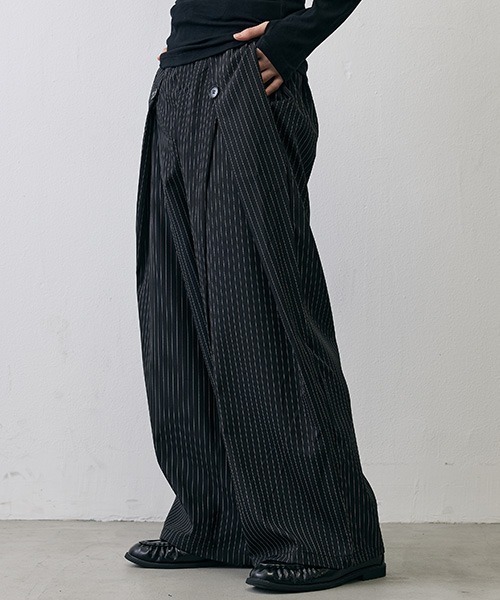 Shoowtime(ショウタイム)の「Grunge Stripe Loose Wide Slacks / グランジ ストライプ ルーズワイドスラックス(スラックス・メンズ・グレー/ブラック・X-LARGE/LARGE/MEDIUM)」の5枚目の写真