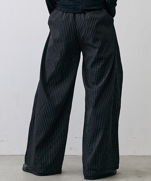 Shoowtime(ショウタイム)の「Grunge Stripe Loose Wide Slacks / グランジ ストライプ ルーズワイドスラックス(スラックス・メンズ・グレー/ブラック・X-LARGE/LARGE/MEDIUM)」の8枚目の写真