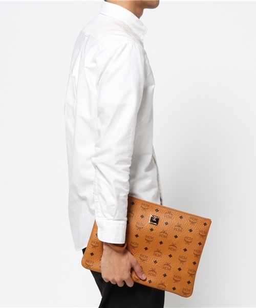MCM（エムシーエム）の「【MCM】POUCH LARGE STARK/MXZ6SVE17,MXZ6AVE17（クラッチバッグ・メンズ・ライトブラウン/レッド/ブラック・FREE）」の8枚目の写真
