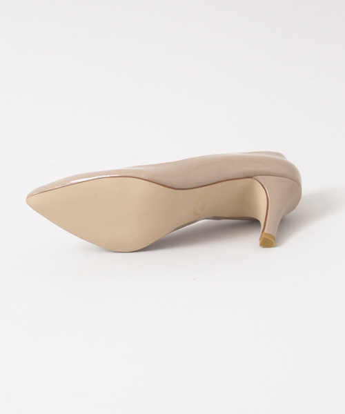 URBAN RESEARCH（アーバンリサーチ）の「UR MILLIWM EnamelPointedPumps（パンプス・レディース・ブラック/ベージュ・22.5/23.5/24/24.5/23）」の5枚目の写真