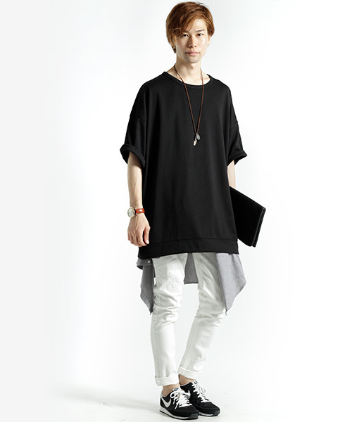 MONO-MART（モノマート）の「スーパーオーバーサイズ プルオーバー ビッグシルエットスウェット(1/2スリーブ)（スウェット・メンズ・ブラック/ブルー/チャコール/ベージュ/ピンク・FREE）」の6枚目の写真