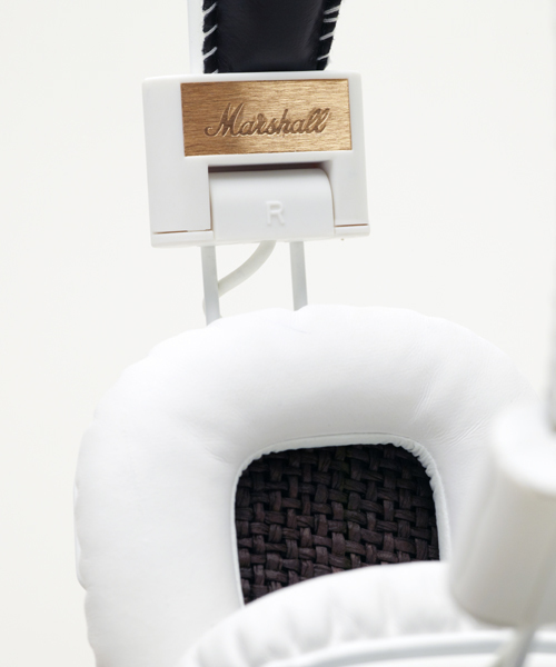 NANO universe(ナノユニバース)の「ヘッドフォン(スピーカー・メンズ・ホワイト/ブラック・FREE)」の3枚目の写真