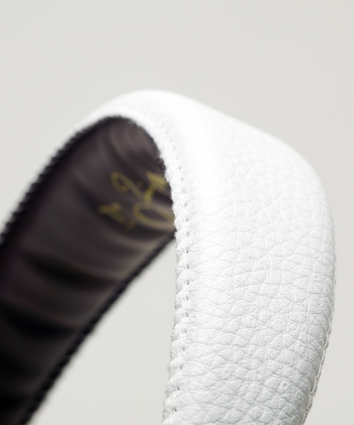 NANO universe(ナノユニバース)の「ヘッドフォン(スピーカー・メンズ・ホワイト/ブラック・FREE)」の5枚目の写真