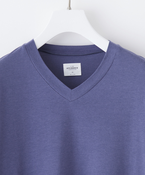 STUDIOUS（ステュディオス）の「VネックロングTシャツ（Tシャツ/カットソー・メンズ・ホワイト/ピンク/ブルー/レッド/ブラック・1/2/3）」の6枚目の写真