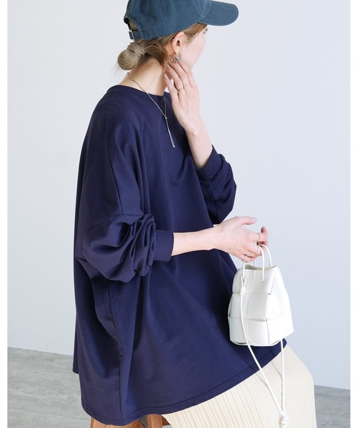 reca（レカ）の「着るだけで可愛い！大人の抜け感！ボリューム袖・ゆったりプルオーバー（スウェット・レディース・ブラック/ネイビー/グレー/オフホワイト/ベージュ/カーキ/ダークグレー/モカ/ピンク/レンガ/グレイッシュベージュ/ブラウン/ライトピンク/グリーン/コバルトブルー/キナリ/テラコッタ/マスタード/グリーン系/オレンジ/ネイビー系/ピンク系1・FREE）」の16枚目の写真