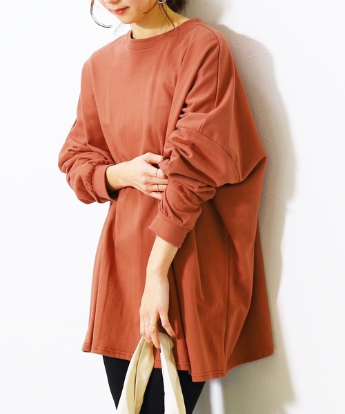 reca（レカ）の「着るだけで可愛い！大人の抜け感！ボリューム袖・ゆったりプルオーバー（スウェット・レディース・ブラック/ネイビー/グレー/オフホワイト/ベージュ/カーキ/ダークグレー/モカ/ピンク/レンガ/グレイッシュベージュ/ブラウン/ライトピンク/グリーン/コバルトブルー/キナリ/テラコッタ/マスタード/グリーン系/オレンジ/ネイビー系/ピンク系1・FREE）」の21枚目の写真