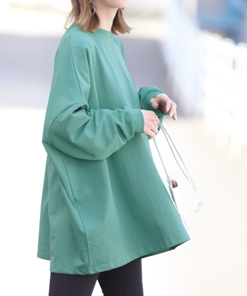 reca（レカ）の「着るだけで可愛い！大人の抜け感！ボリューム袖・ゆったりプルオーバー（スウェット・レディース・ブラック/ネイビー/グレー/オフホワイト/ベージュ/カーキ/ダークグレー/モカ/ピンク/レンガ/グレイッシュベージュ/ブラウン/ライトピンク/グリーン/コバルトブルー/キナリ/テラコッタ/マスタード/グリーン系/オレンジ/ネイビー系/ピンク系1・FREE）」の12枚目の写真