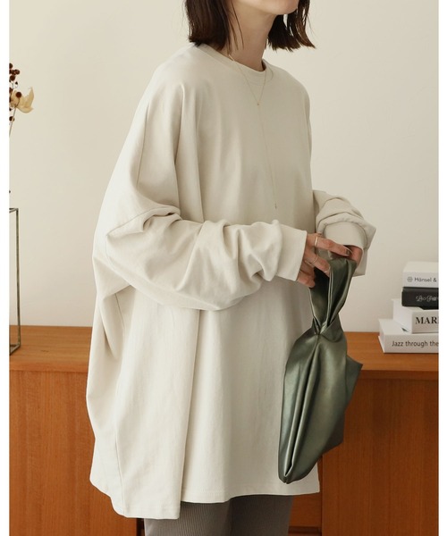 reca（レカ）の「着るだけで可愛い！大人の抜け感！ボリューム袖・ゆったりプルオーバー（スウェット・レディース・ブラック/ネイビー/グレー/オフホワイト/ベージュ/カーキ/ダークグレー/モカ/ピンク/レンガ/グレイッシュベージュ/ブラウン/ライトピンク/グリーン/コバルトブルー/キナリ/テラコッタ/マスタード/グリーン系/オレンジ/ネイビー系/ピンク系1・FREE）」の2枚目の写真