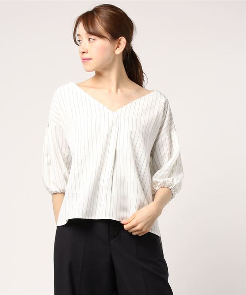 KOBE LETTUCE（コウベレタス）の「ボリュームバルーン袖Vネックスキッパーシャツ ブラウス レディース トップス[C3138]神戸レタス（シャツ/ブラウス・レディース・ラベンダー/オフホワイト/サックスブルー/ピンクベージュ/ネイビー/ホワイト系その他/イエロー/ベージュ/プラム/ブルーグリーン/ホワイト系その他2/ブラック系その他・FREE）」の3枚目の写真