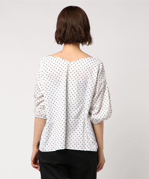 KOBE LETTUCE（コウベレタス）の「ボリュームバルーン袖Vネックスキッパーシャツ ブラウス レディース トップス[C3138]神戸レタス（シャツ/ブラウス・レディース・ラベンダー/オフホワイト/サックスブルー/ピンクベージュ/ネイビー/ホワイト系その他/イエロー/ベージュ/プラム/ブルーグリーン/ホワイト系その他2/ブラック系その他・FREE）」の13枚目の写真