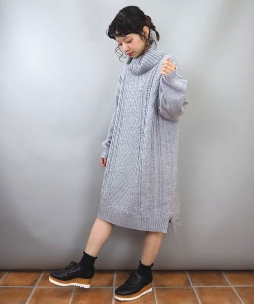 tiptop（ティップトップ）の「ケーブル編みニットタートルワンピース（ワンピース・レディース・ダークグリーン/エンジ/グレー/キナリ・FREE）」の2枚目の写真