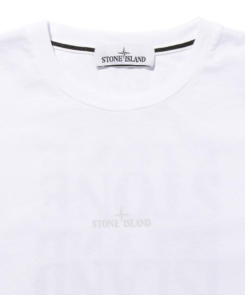 STONE ISLAND（ストーンアイランド）の「＜STONE ISLAND＞ REF LOGO TEE1/Tシャツ（Tシャツ/カットソー・メンズ・ホワイト/ブラック・LARGE/X-LARGE/MEDIUM）」の4枚目の写真