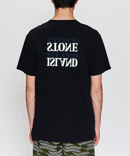 STONE ISLAND（ストーンアイランド）の「＜STONE ISLAND＞ REF LOGO TEE1/Tシャツ（Tシャツ/カットソー・メンズ・ホワイト/ブラック・LARGE/X-LARGE/MEDIUM）」の18枚目の写真