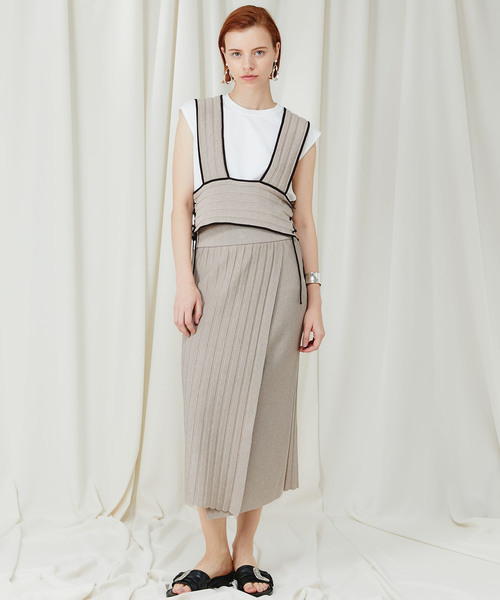 STUDIOUS（ステュディオス）の「【STUDIOUS】ワイドリブニットビスチェ（ニット/セーター・レディース・ベージュ/ブラック・FREE）」の11枚目の写真