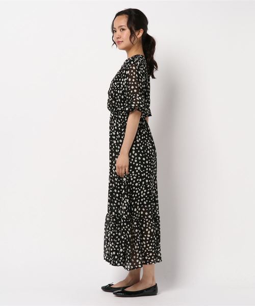 KOBE LETTUCE（コウベレタス）の「[小花柄/ダルメシアン柄]カシュクールベルスリーブマキシ丈ワンピース（ワンピース・レディース・ホワイト系その他/ブラック系その他/ホワイト系その他2/ブラック系その他2・FREE）」の5枚目の写真