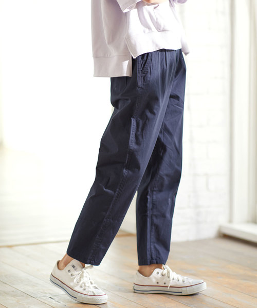 Chaco closet(チャコ クローゼット)の「インド綿 テーパード バルーン デニムパンツ(その他パンツ・レディース・ライトベージュ/チャコール/ブラウン/カーキブラウン/グリーン系その他/ダークネイビー/ブルー/ネイビー・M)」の8枚目の写真