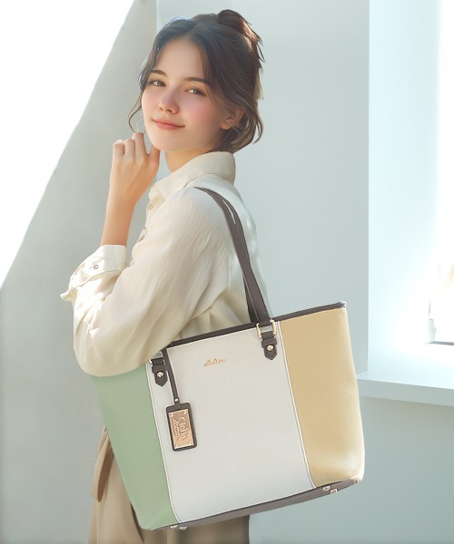 Clelia トートバッグ チャーム付きトリコロールカラー3層式