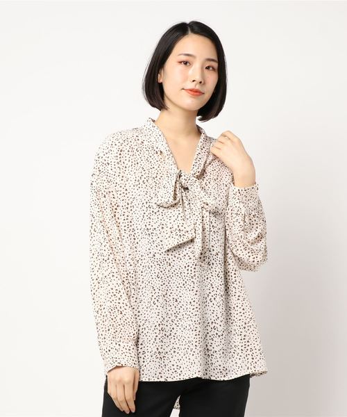 minius（ミニウス）の「ミニウス/ボウタイブラウス/レディース ボウタイブラウス プリント 総柄 透け感 ボヘミアン レオパード柄（シャツ/ブラウス・レディース・ブラウン系その他/ブラック系その他/ホワイト系その他/ブラック系その他2・MEDIUM）」の7枚目の写真